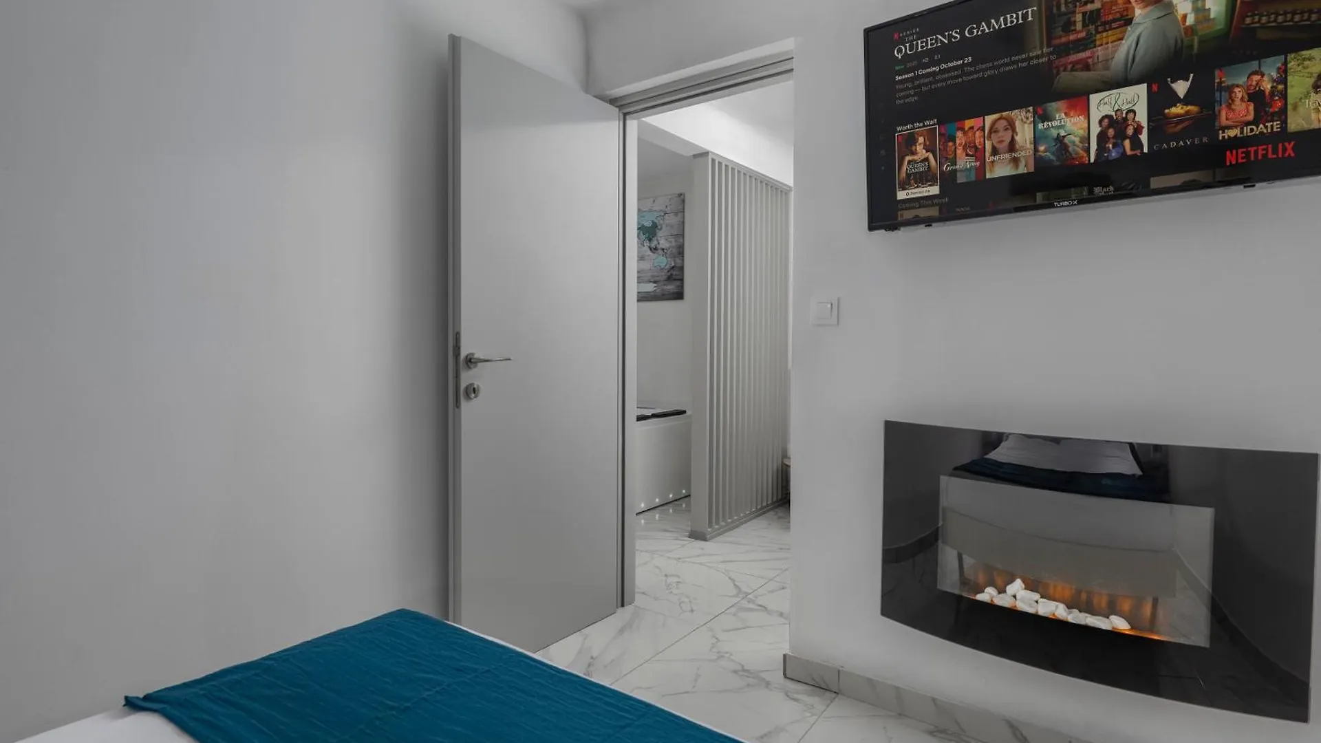 Premium Jacuzzi Suite At The City Center, By Aqua Platinum Thessaloniki 0*,  Greece