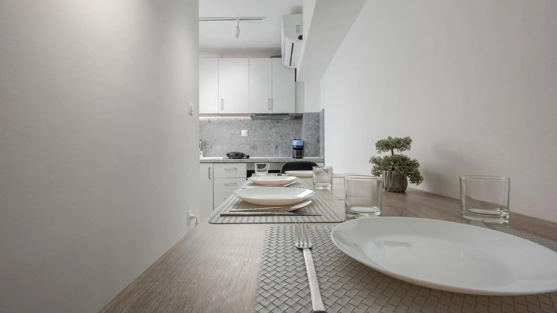 Premium Jacuzzi Suite At The City Center, By Aqua Platinum Thessaloniki Apartment